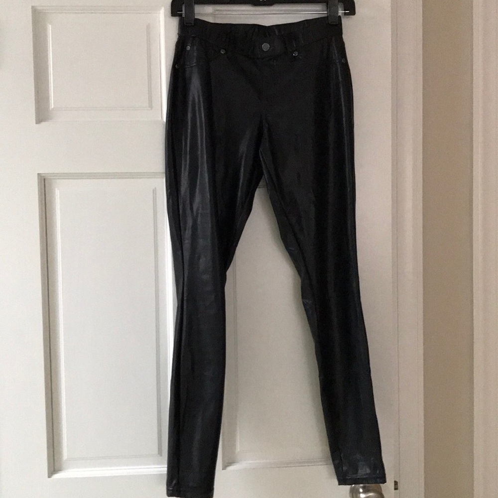 HUE Leatherette Leggings